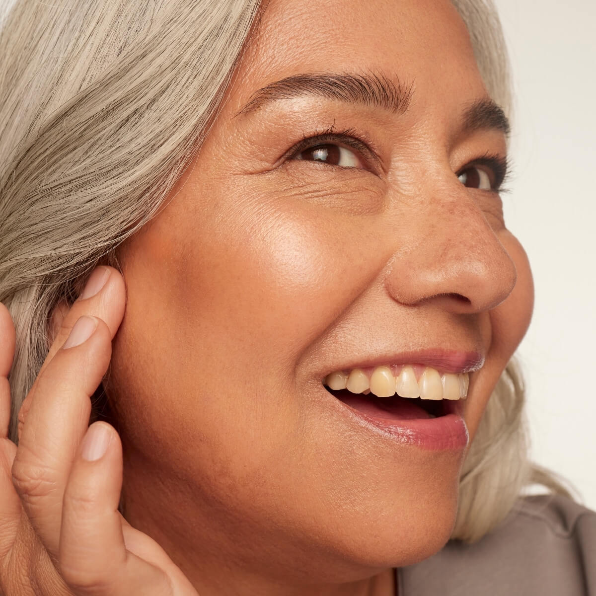 Cream Highlighter - Image 6