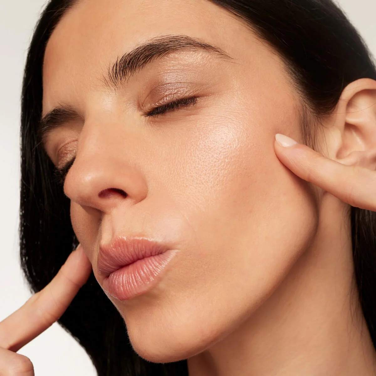 Cream Highlighter - Image 13