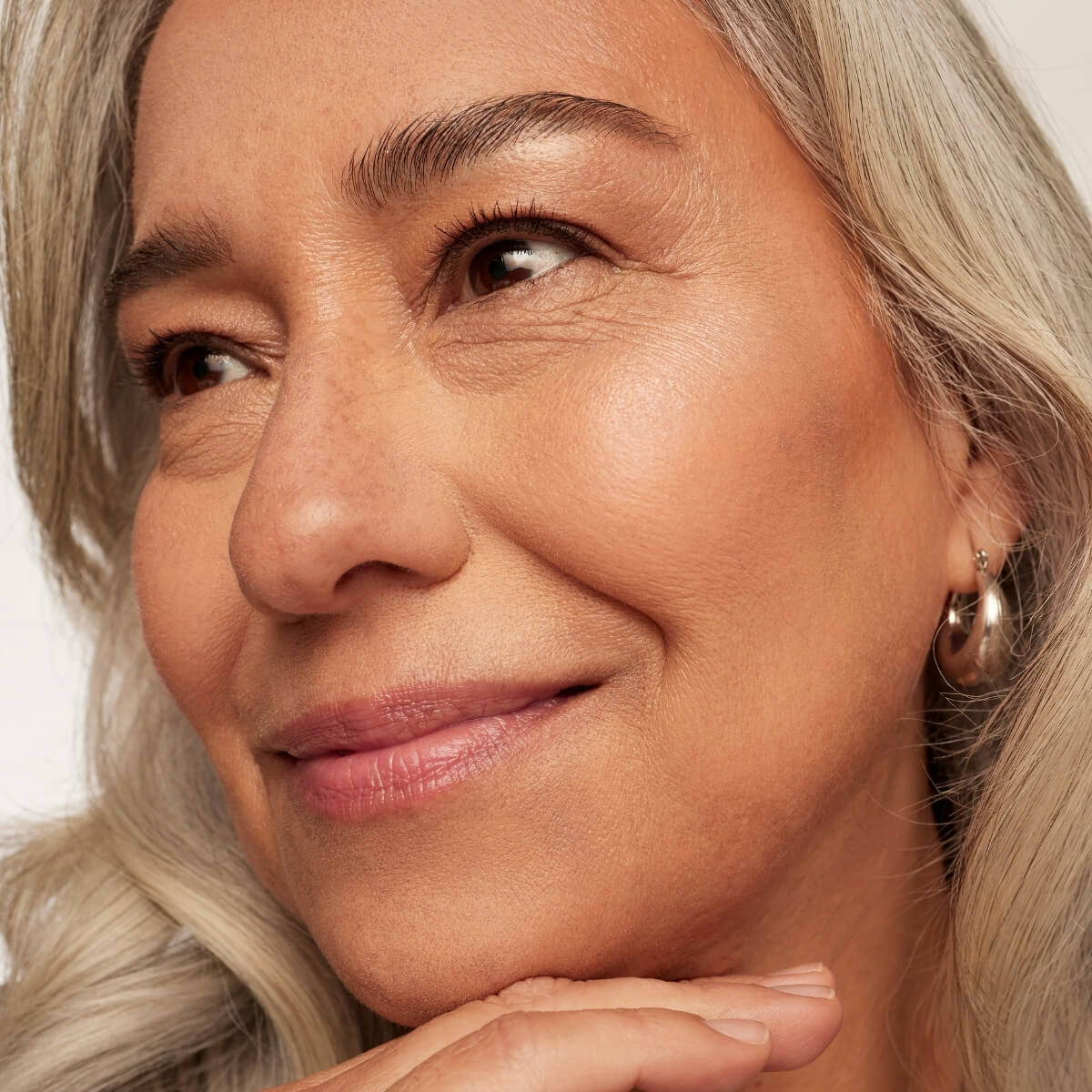 Powder Highlighter - Image 5